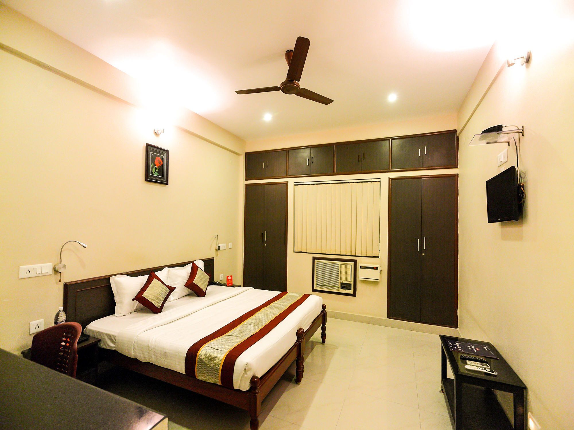 Oyo Flagship 12665 Chrompet Hotel เชนไน ภายนอก รูปภาพ