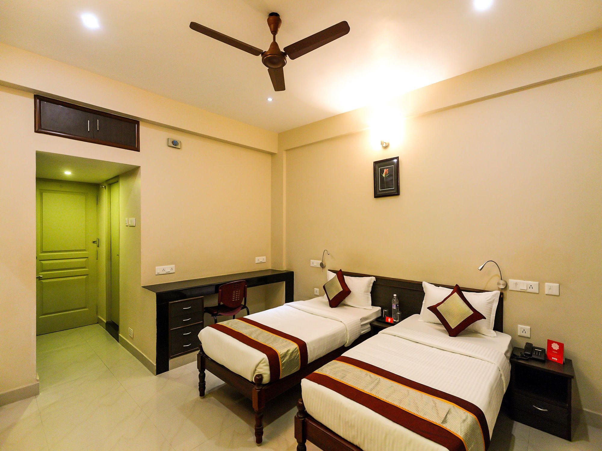 Oyo Flagship 12665 Chrompet Hotel เชนไน ภายนอก รูปภาพ