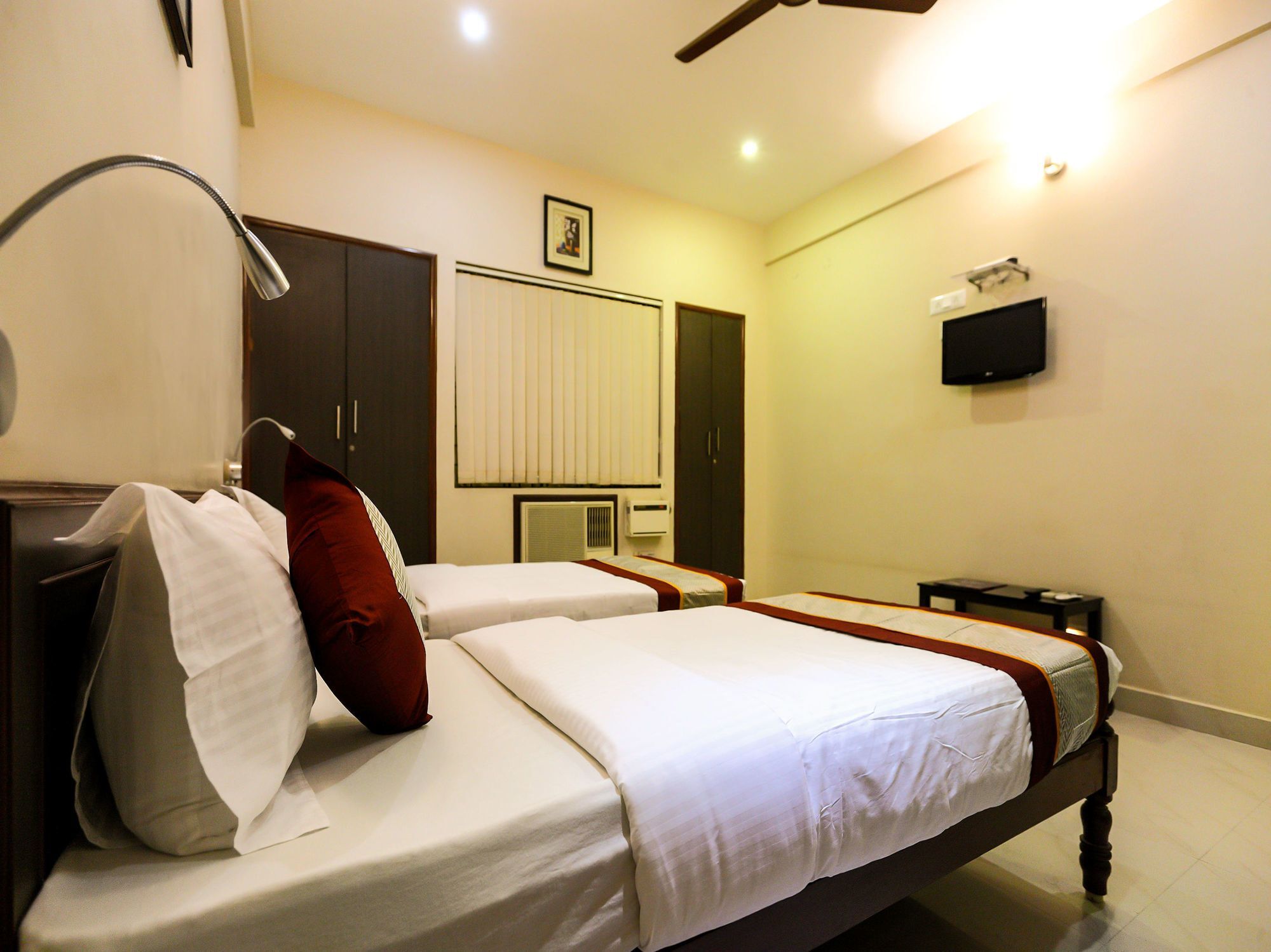 Oyo Flagship 12665 Chrompet Hotel เชนไน ภายนอก รูปภาพ